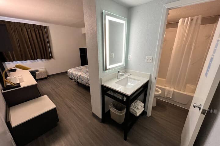 Room 18 of 61