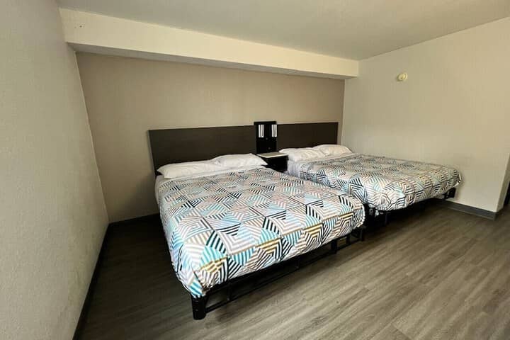 Room 13 of 61