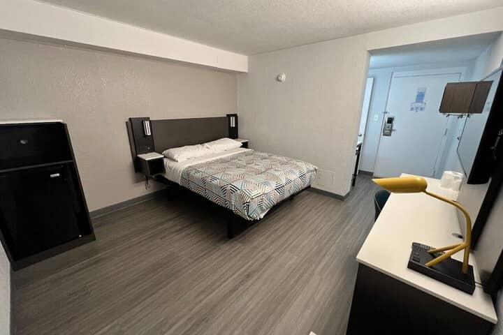 Room 12 of 61