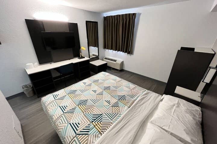Room 11 of 61