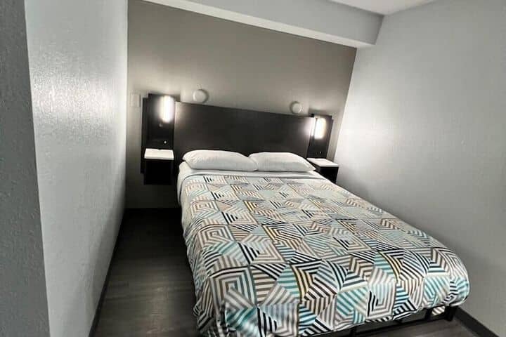 Room 17 of 61